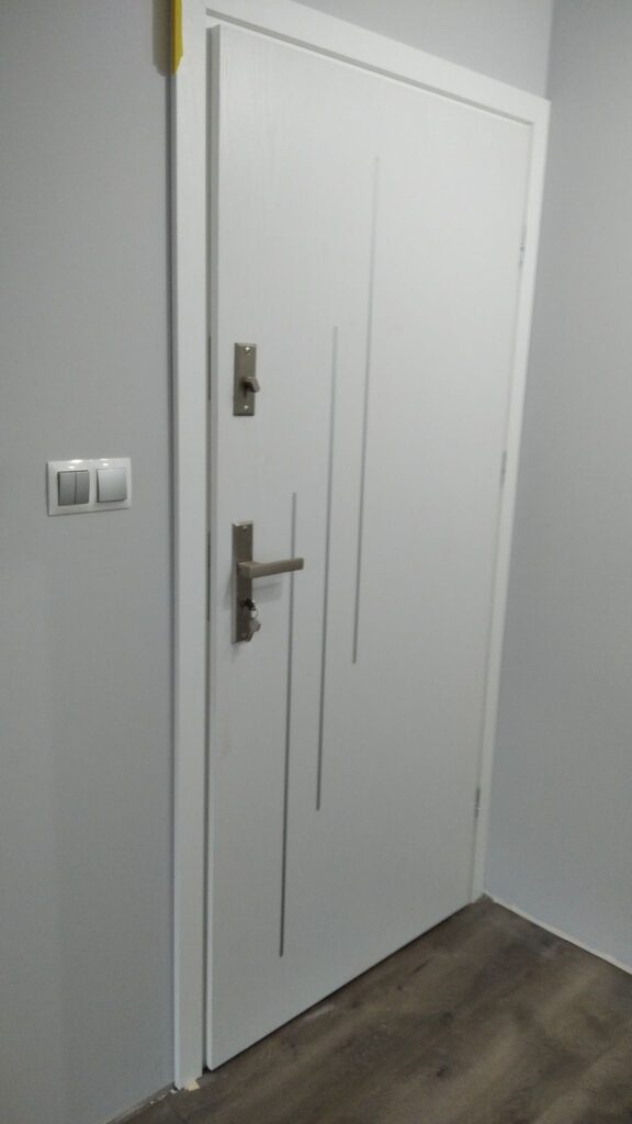 drzwi wejściowe drzwi wewnatrzklatkowe do mieszkania